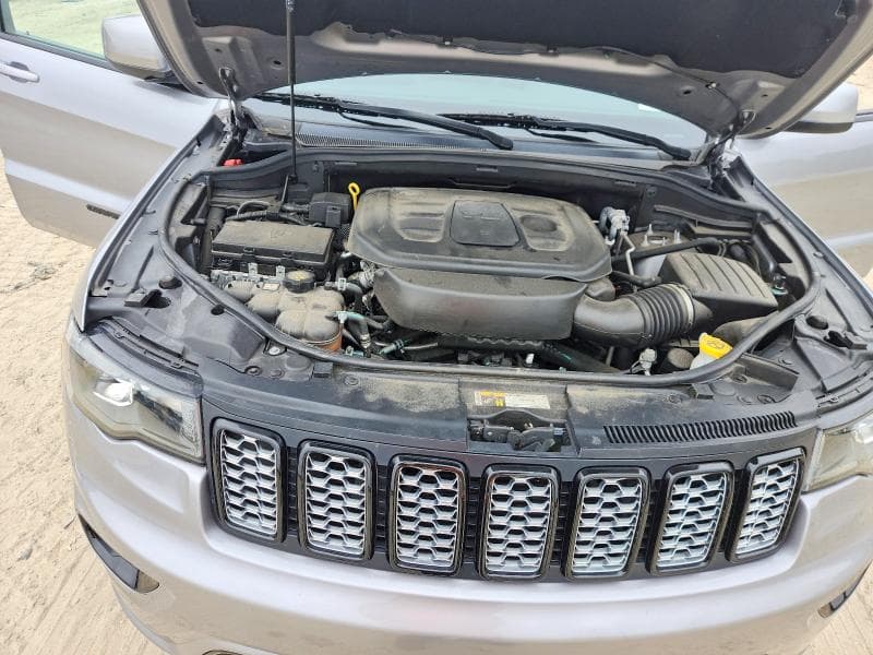 2020 JEEP GRAND CHEROKEE LAREDO 12