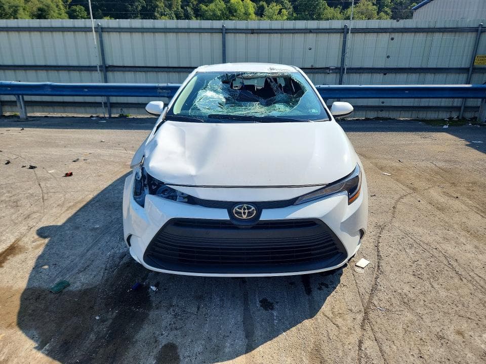 2026 TOYOTA COROLLA LE 5