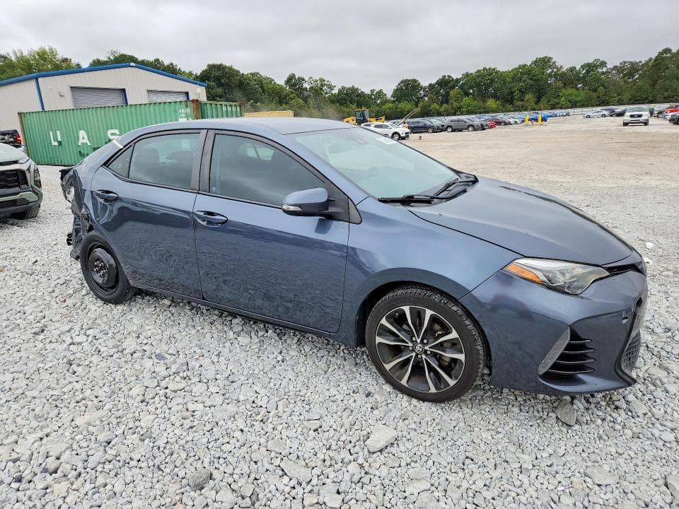 2017 TOYOTA COROLLA SE 4