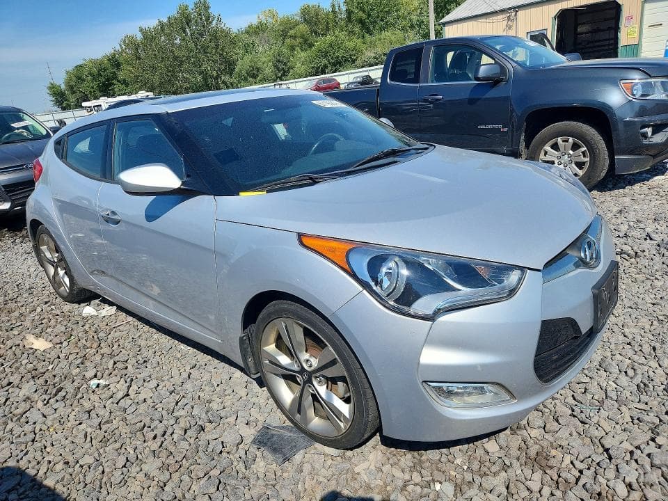 2017 HYUNDAI VELOSTER VALUE EDITION 4