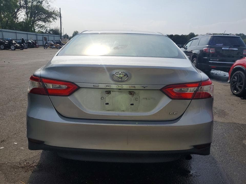 2018 TOYOTA CAMRY LE 6