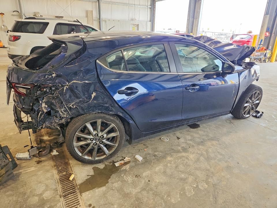 2018 MAZDA 3 TOURING 3