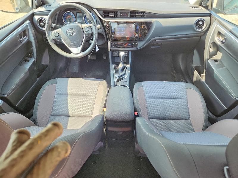 2017 TOYOTA COROLLA LE 8