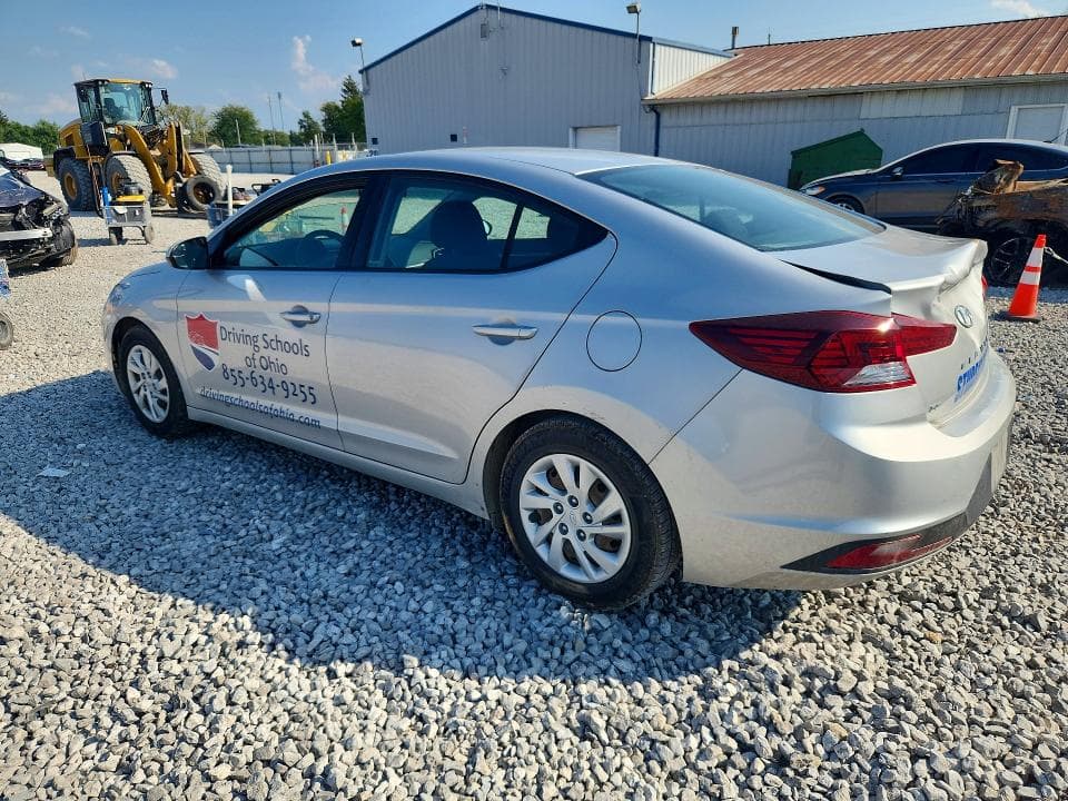 2019 HYUNDAI ELANTRA SE 2