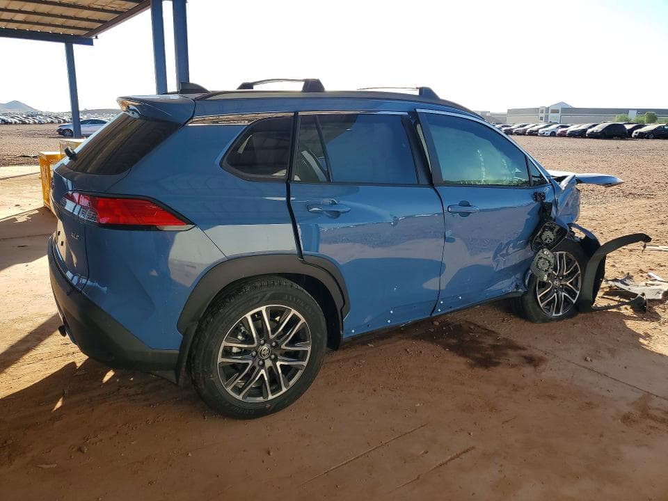 2026 TOYOTA COROLLA CROSS XLE 3