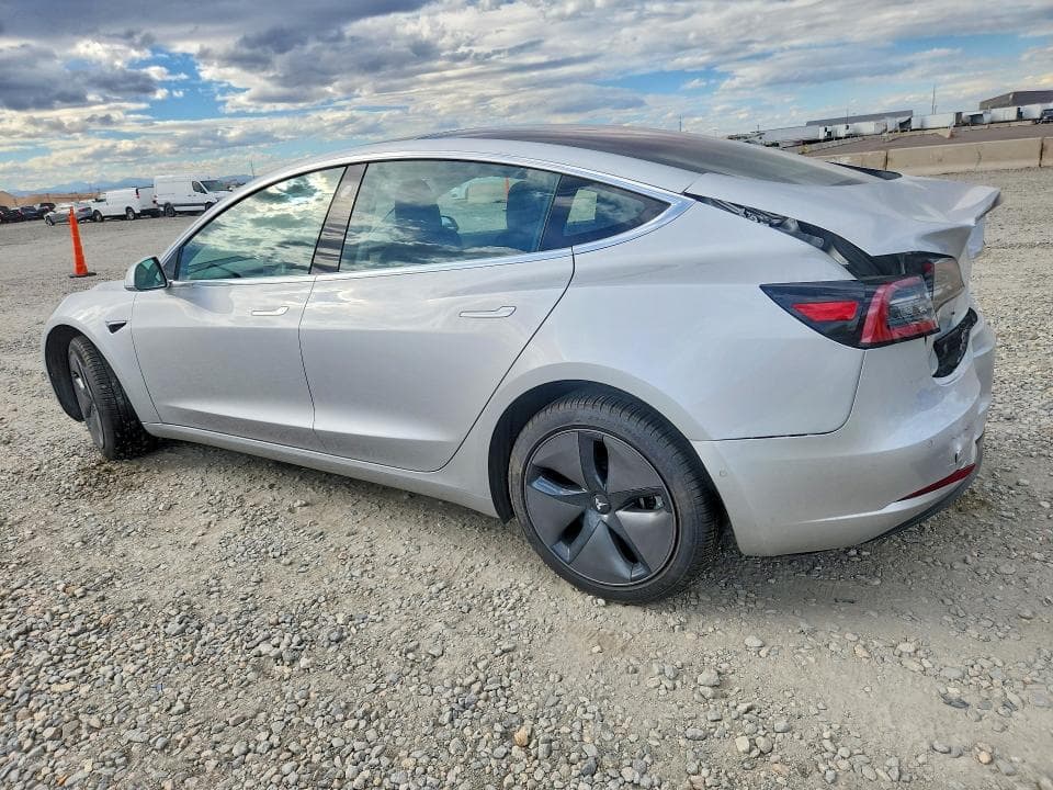 2018 TESLA MODEL 3 2