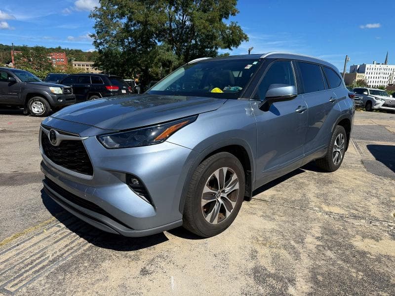 2023 TOYOTA HIGHLANDER XLE - 1