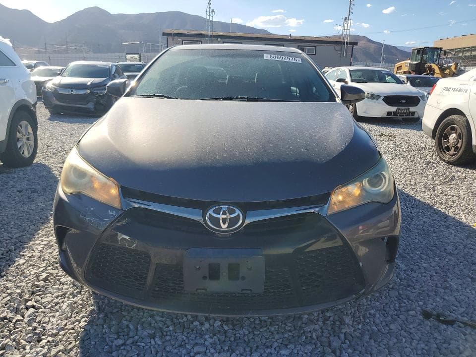 2017 TOYOTA CAMRY LE 5