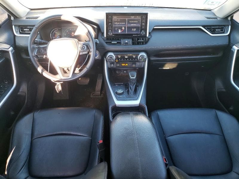 2019 TOYOTA RAV4 LIMITED 8