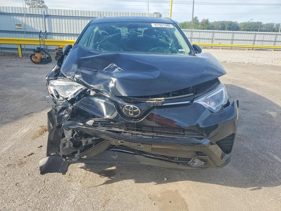 2018 TOYOTA RAV4 LE 5