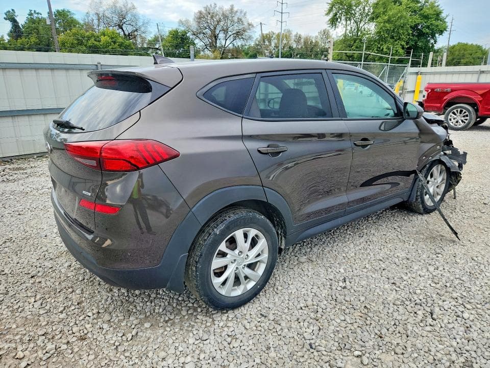 2020 HYUNDAI TUCSON SE 3