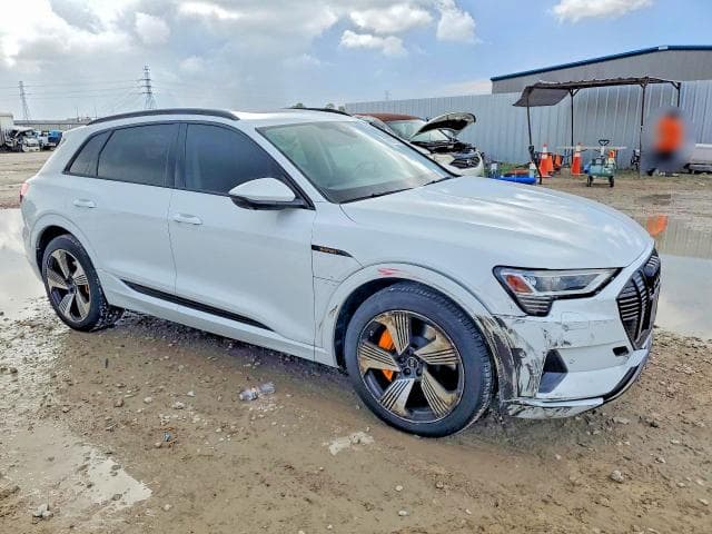 2023 AUDI E-TRON PREMIUM PLUS 4