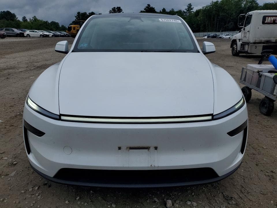 2026 TESLA MODEL Y 5