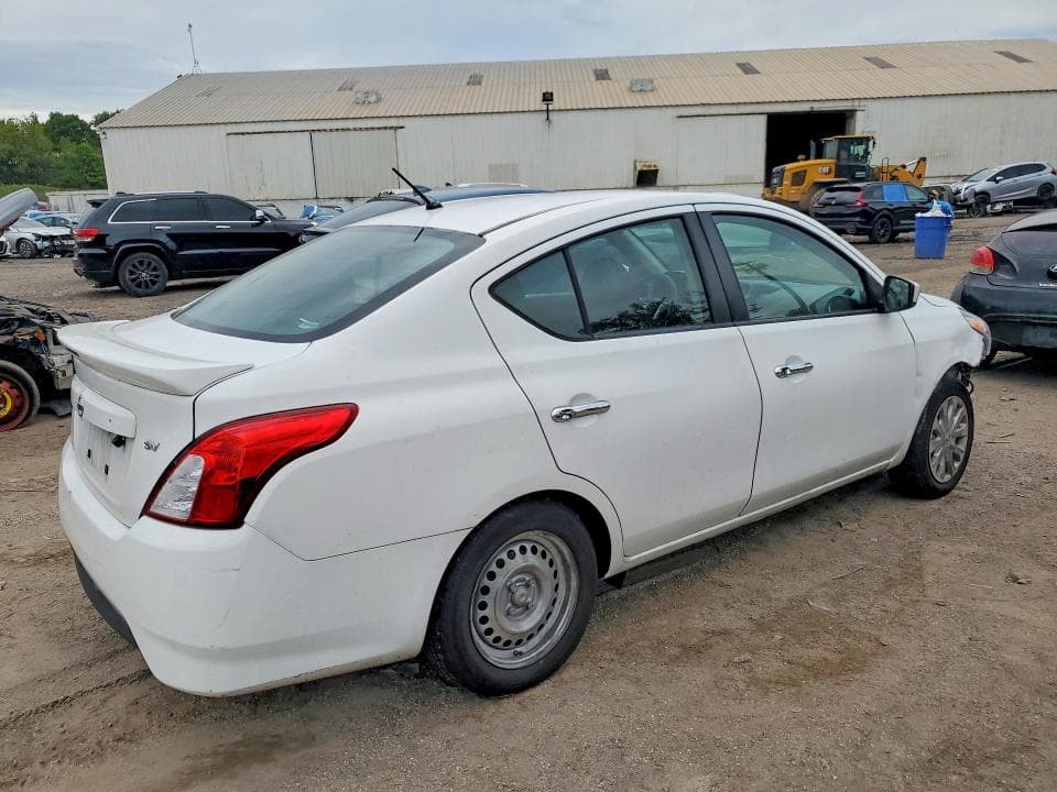 2017 NISSAN VERSA 1.6 SV 3