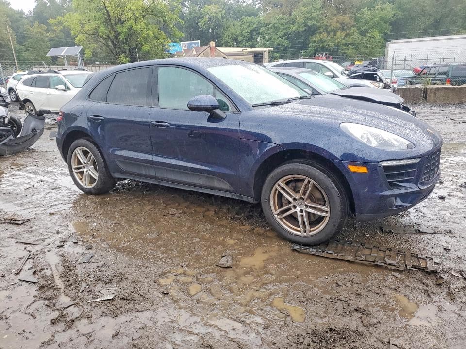 2017 PORSCHE MACAN 4