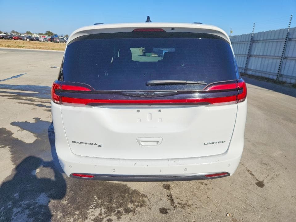 2025 CHRYSLER PACIFICA LIMITED 6