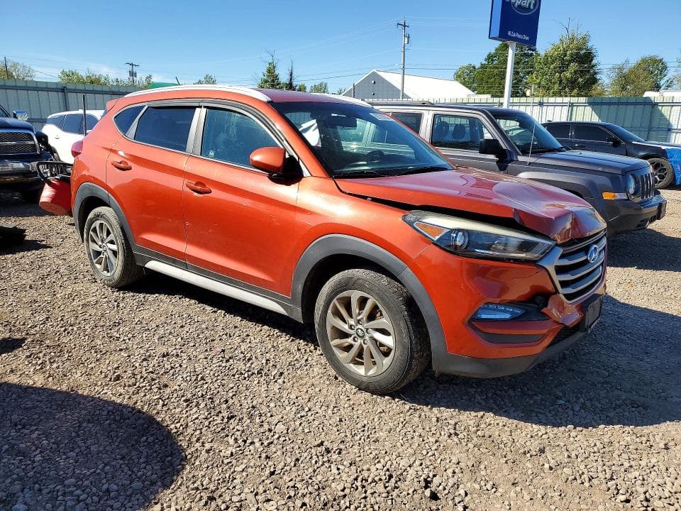 2017 HYUNDAI TUCSON SE 4