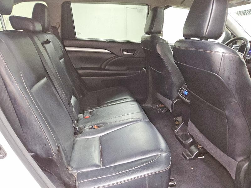 2017 TOYOTA HIGHLANDER XLE 11