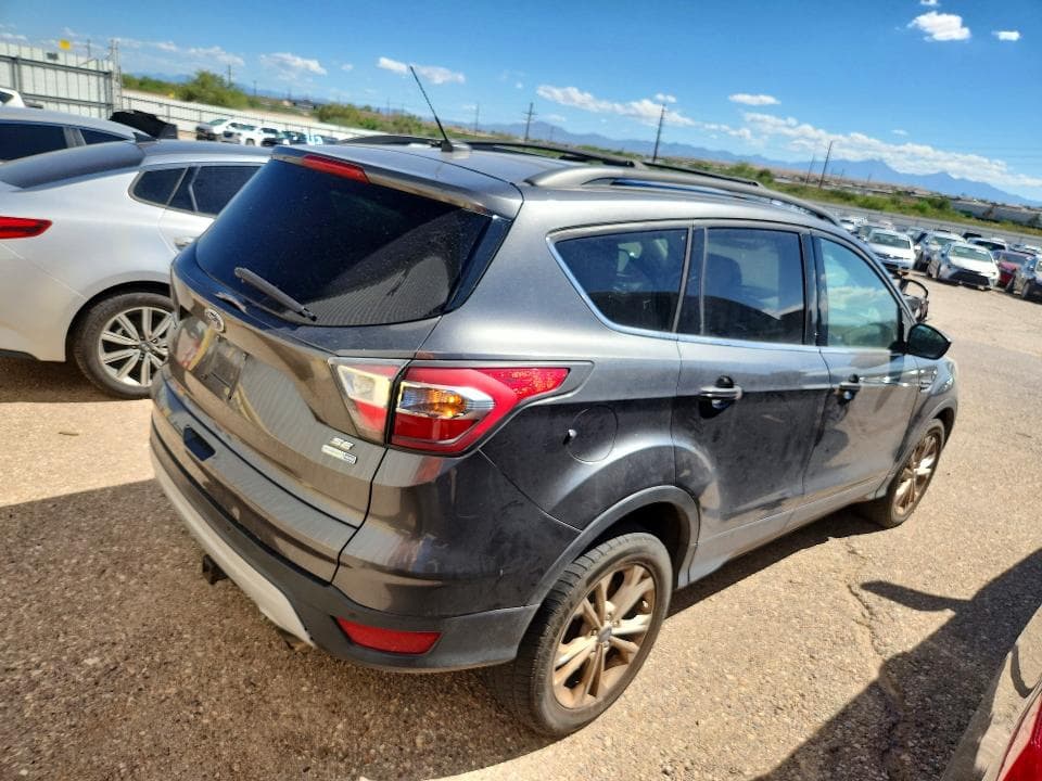 2017 FORD ESCAPE SE 3
