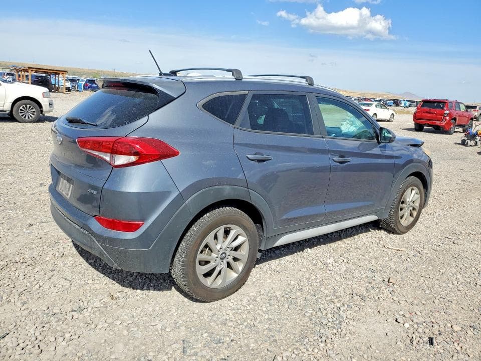 2017 HYUNDAI TUCSON SE 3