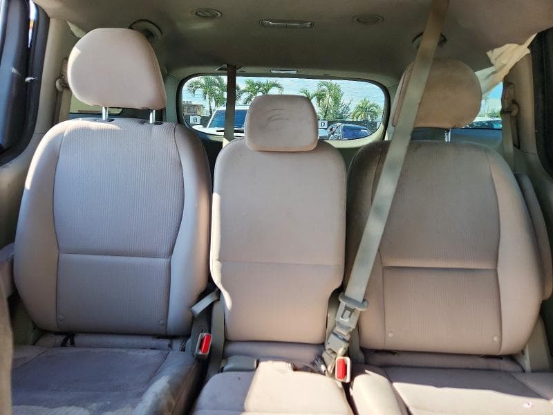 2019 KIA SEDONA LX 10