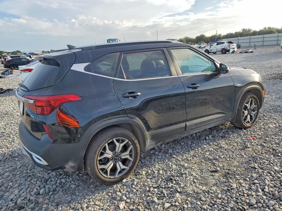 2021 KIA SELTOS EX 3