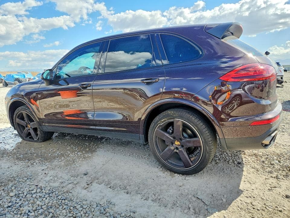 2018 PORSCHE CAYENNE 2