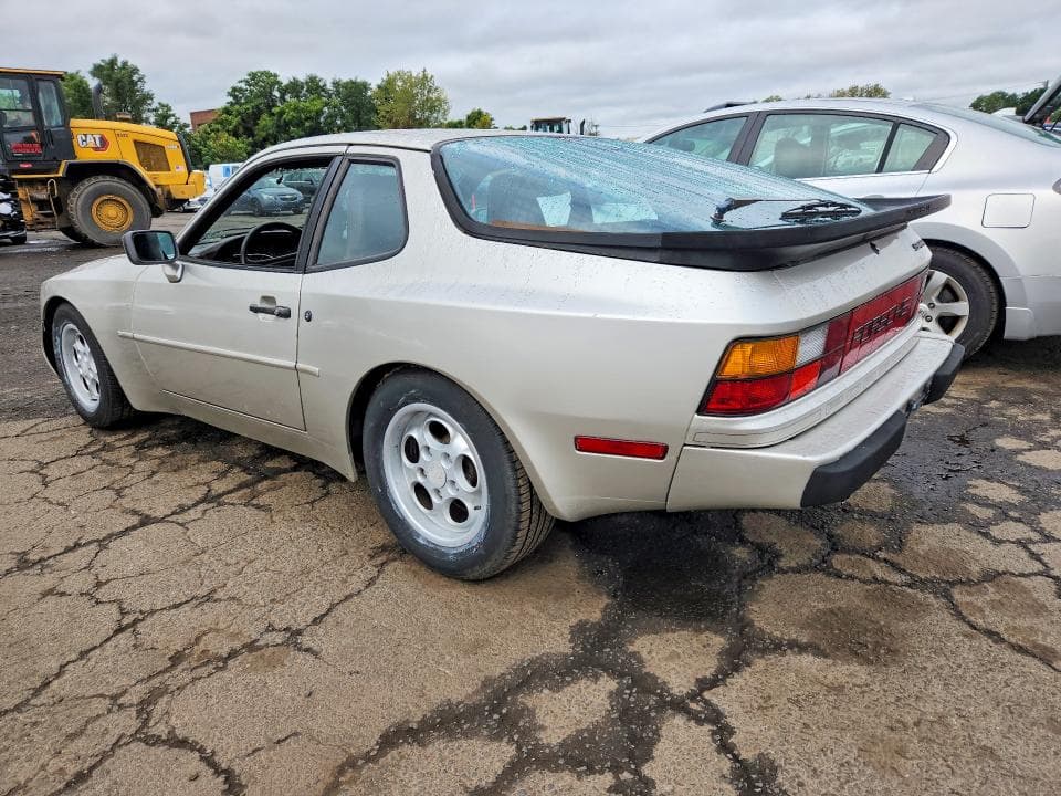 1986 PORSCHE 944 2