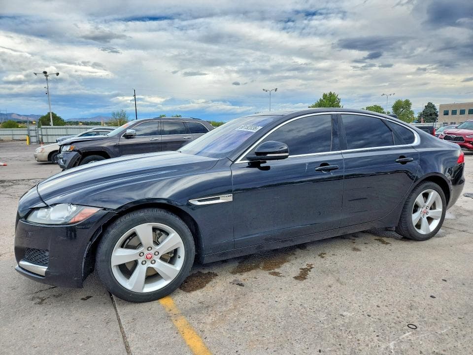 2018 JAGUAR XF - 1