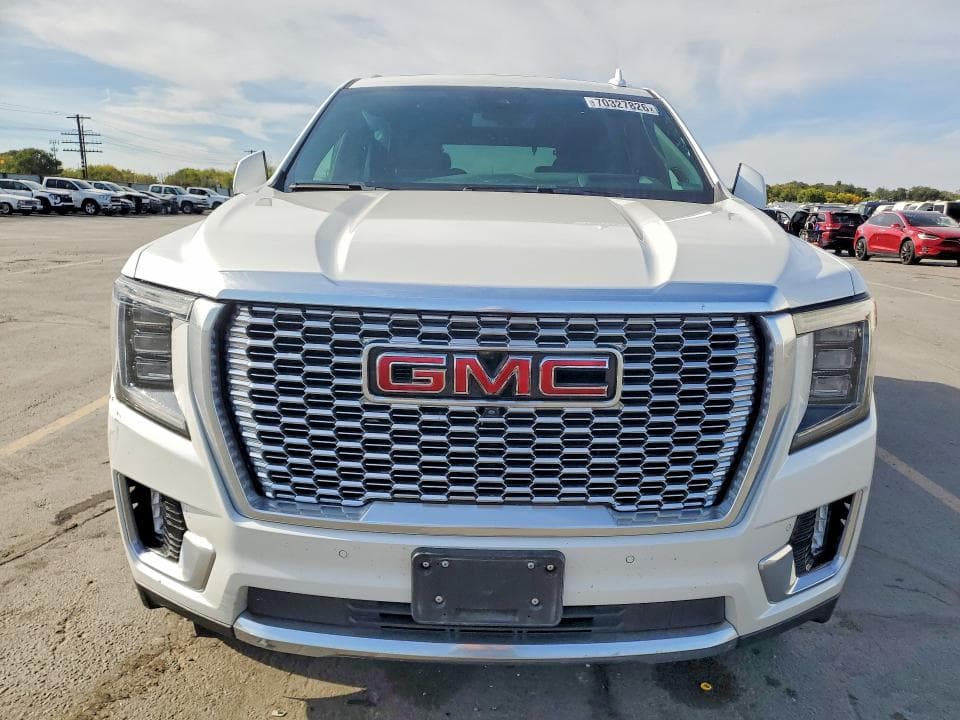 2023 GMC YUKON DENALI 5