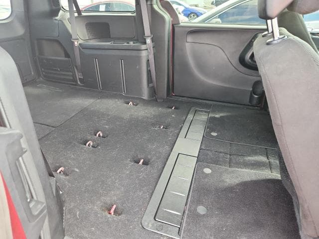 2017 DODGE GRAND CARAVAN SE 11