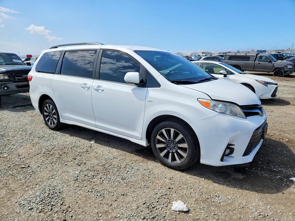 2020 TOYOTA SIENNA E GRADE 4