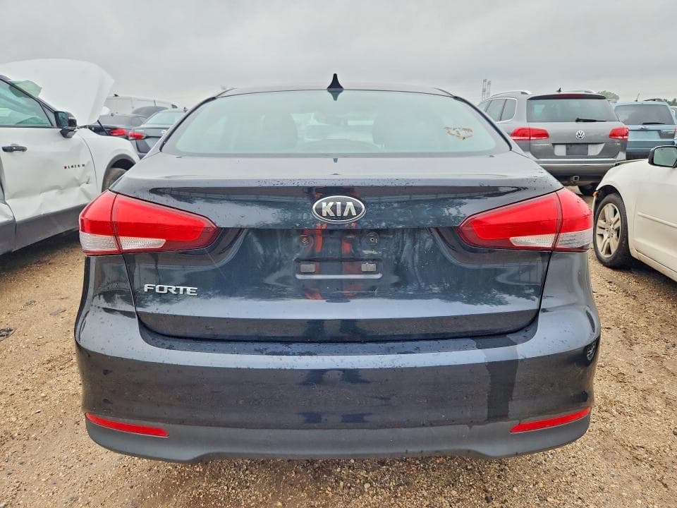 2017 KIA FORTE LX 6