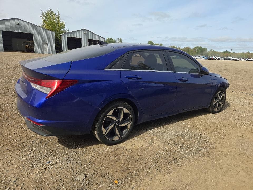 2022 HYUNDAI ELANTRA SEL 3
