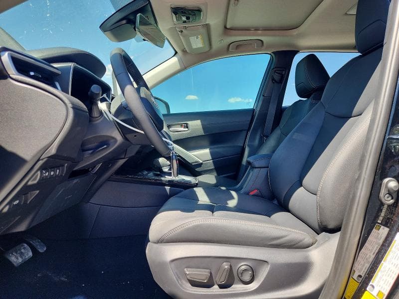 2026 TOYOTA COROLLA CROSS XLE 7
