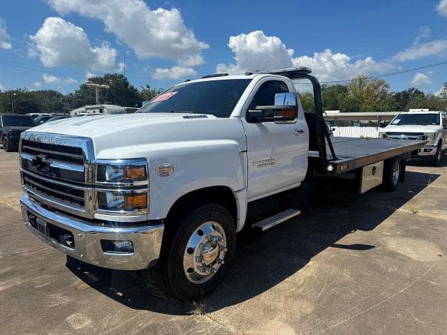 2023 CHEVROLET SILVERADO MEDIUM DUTY 2