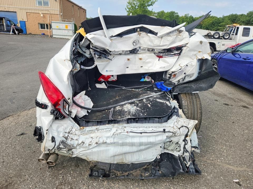 2025 TOYOTA CAMRY SE 6