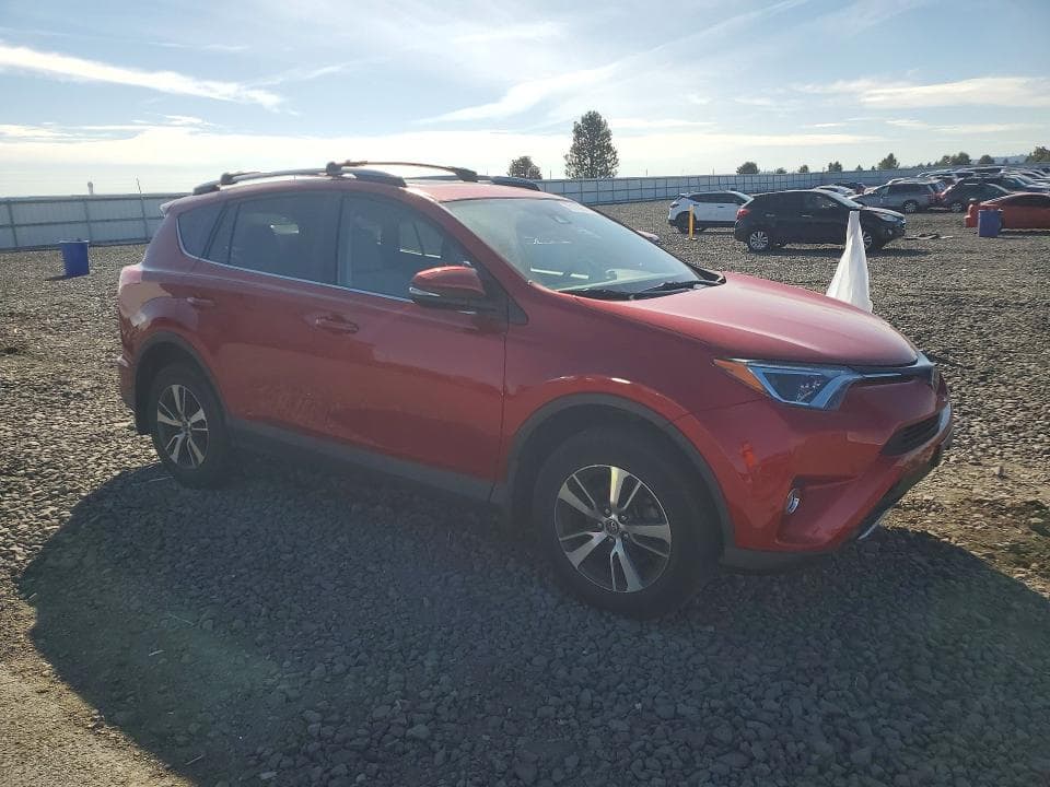 2017 TOYOTA RAV4 XLE 4