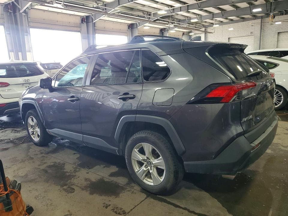 2019 TOYOTA RAV4 XLE 2