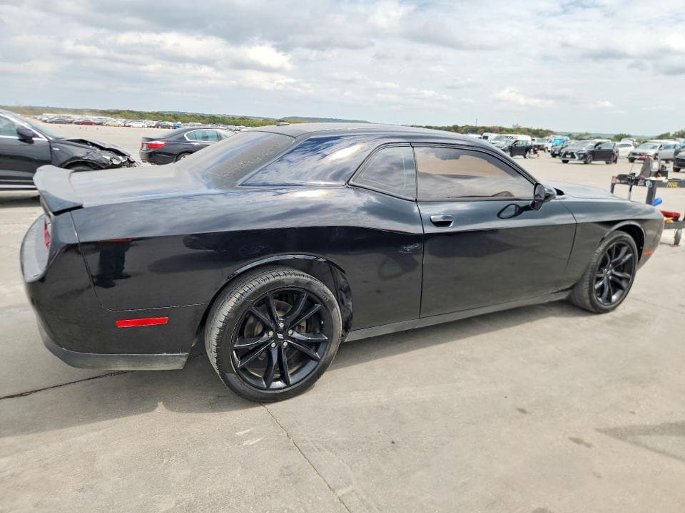 2018 DODGE CHALLENGER SXT 3