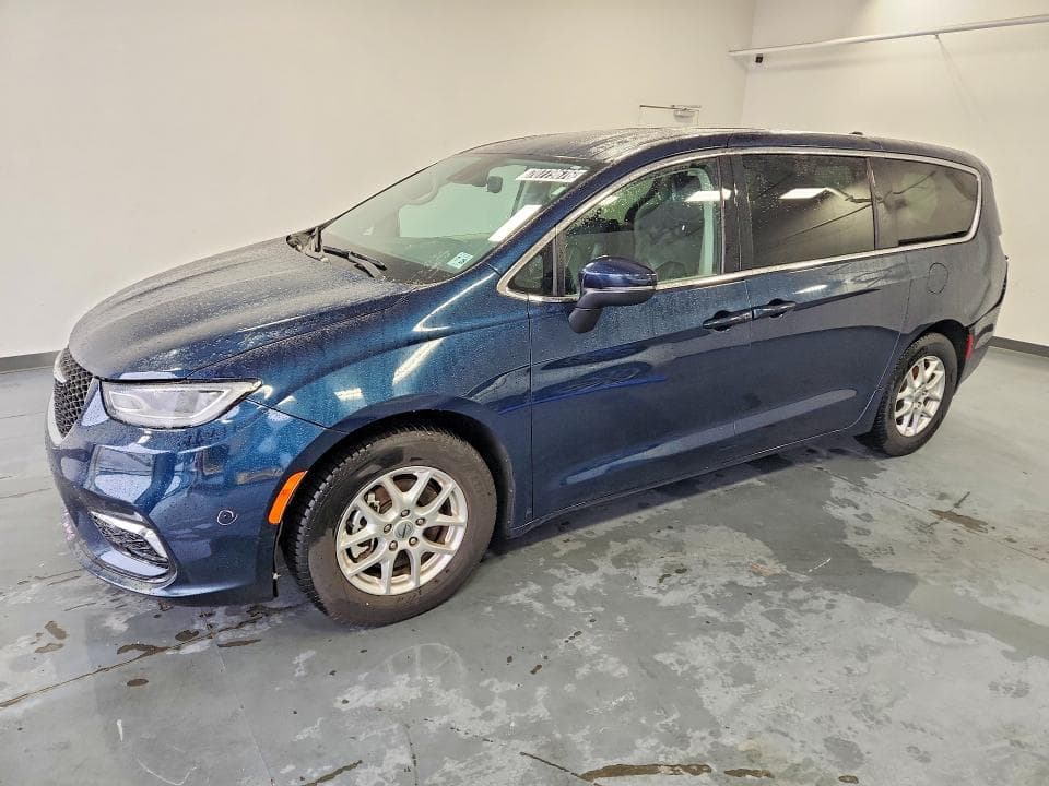 2023 CHRYSLER PACIFICA TOURING L - 1