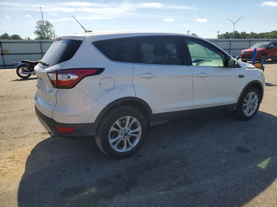 2017 FORD ESCAPE SE 3