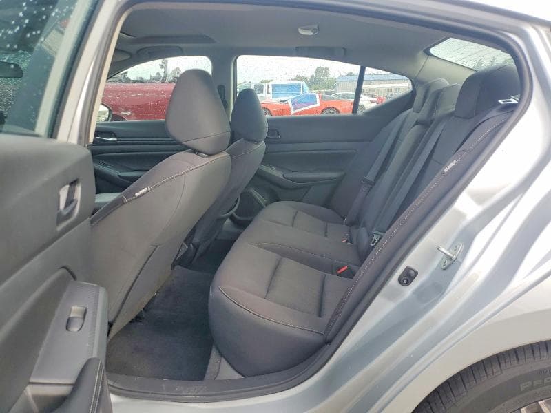 2024 NISSAN ALTIMA SV 10