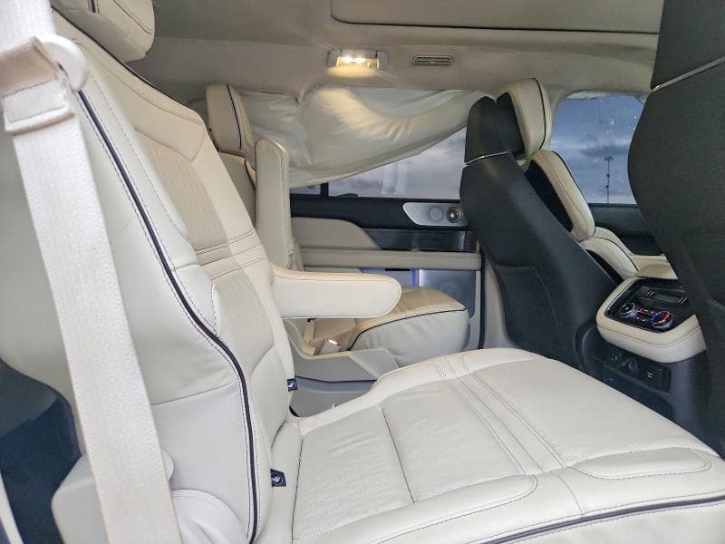 2021 LINCOLN NAVIGATOR BLACK LABEL 11