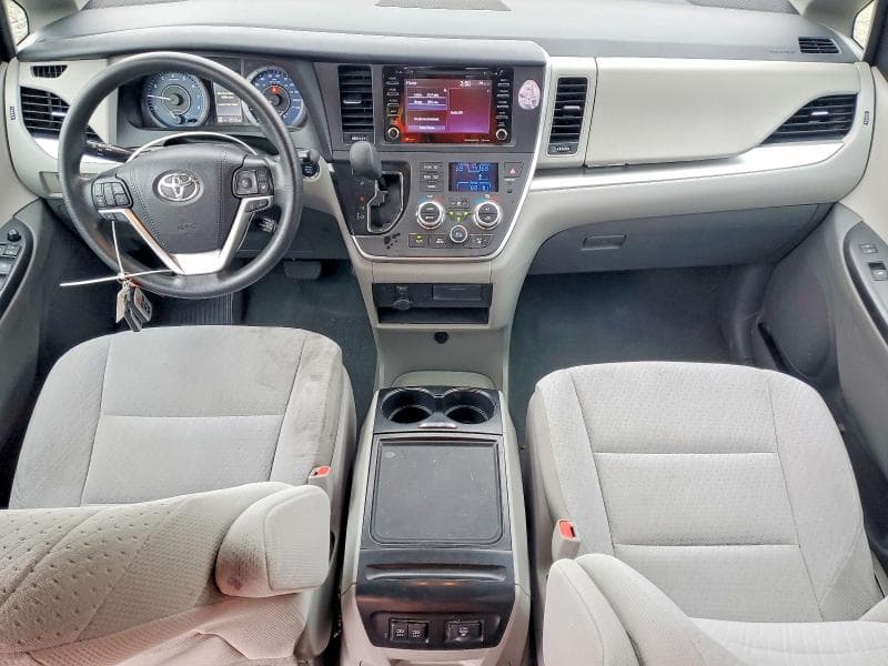 2020 TOYOTA SIENNA LE 8
