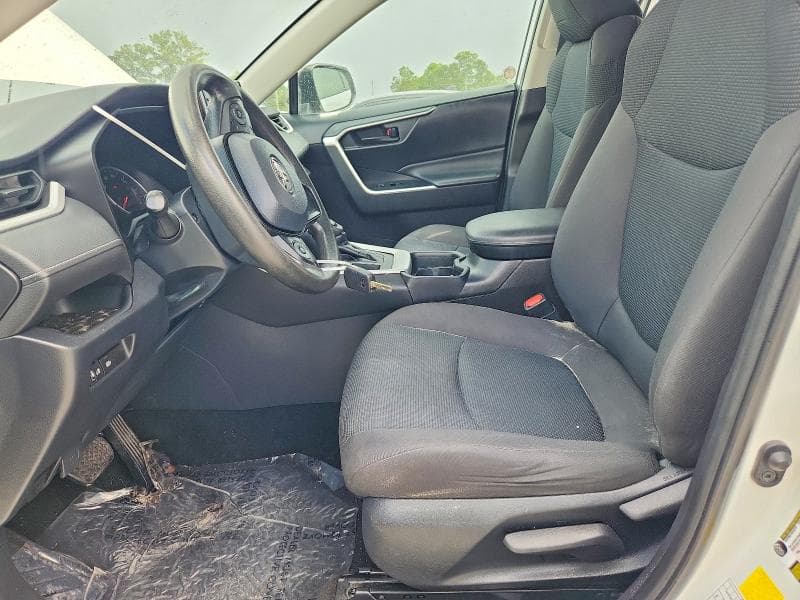 2020 TOYOTA RAV4 LE 7