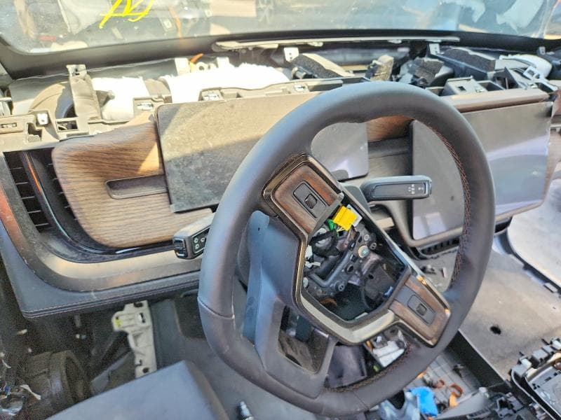 2025 RIVIAN R1S PREMIUM 9