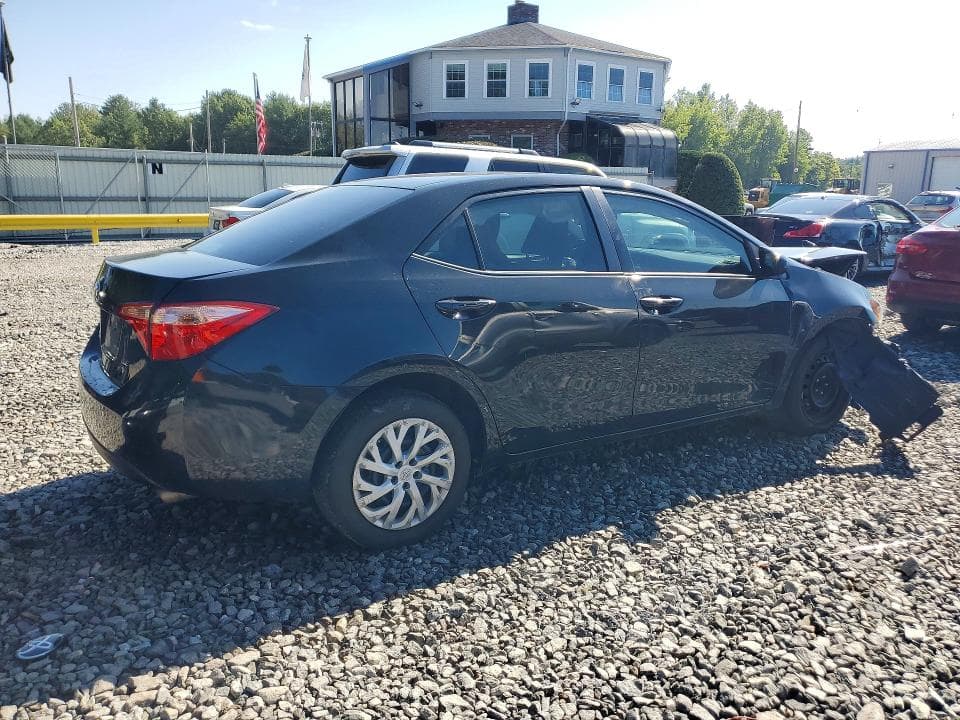 2017 TOYOTA COROLLA LE 3