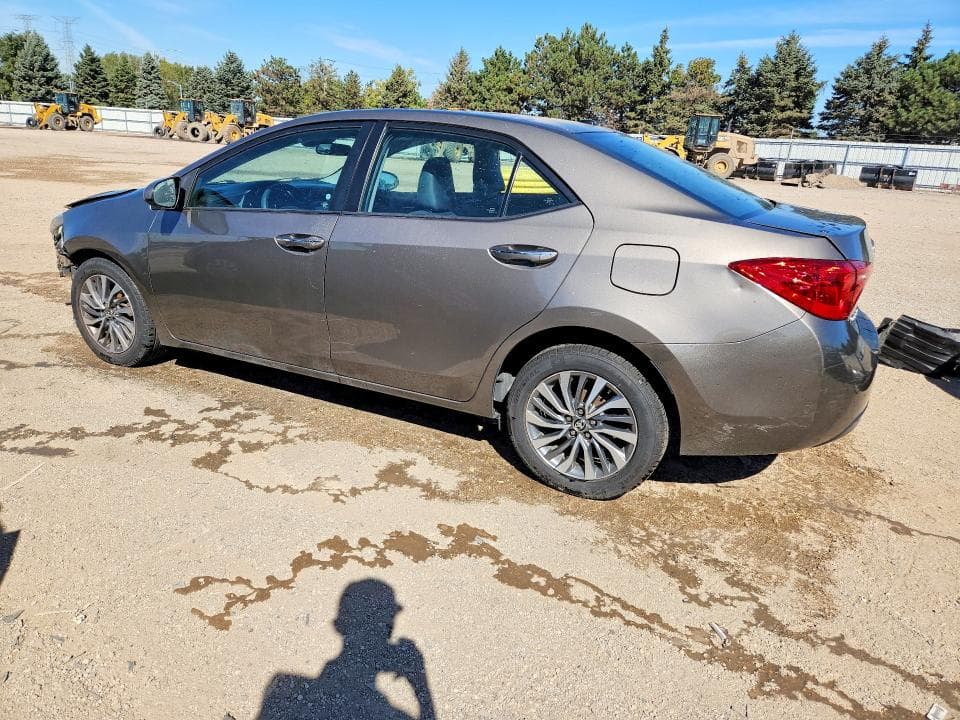 2017 TOYOTA COROLLA XLE 2