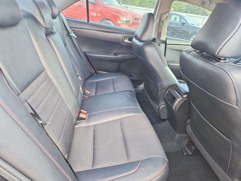 2017 TOYOTA CAMRY SE 10